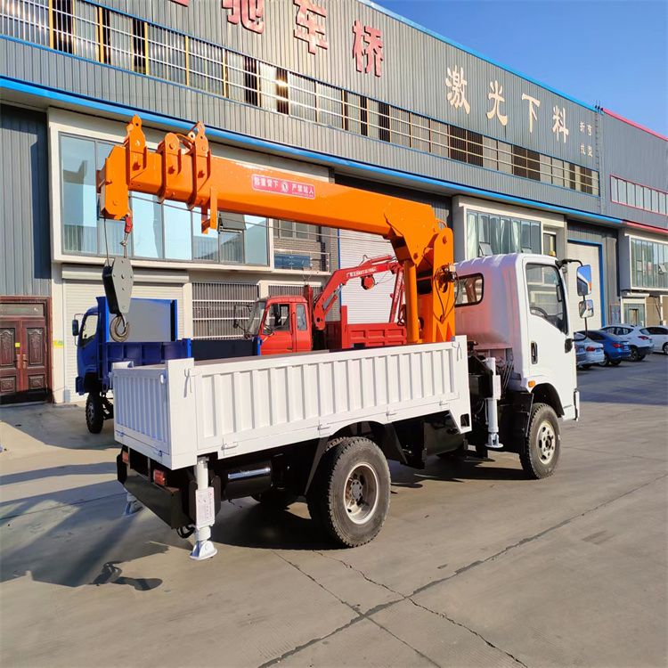 朗县三轮随车吊定制 农用改装机自备吊中瑞长期出售